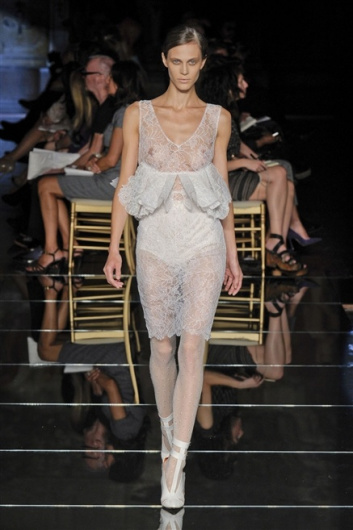 Fotoservizio/SS 2012/WOMEN/FRANCESCO SCOGNAMIGLIO/22
