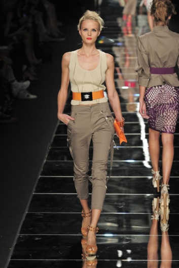 Fotoservizio/SS 2012/WOMEN/JOHN RICHMOND/5