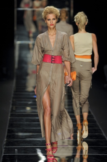Fotoservizio/SS 2012/WOMEN/JOHN RICHMOND/6