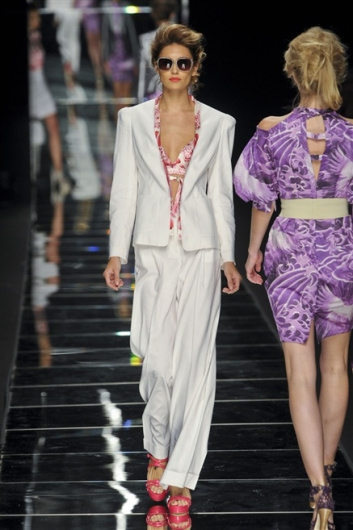Fotoservizio/SS 2012/WOMEN/JOHN RICHMOND/10