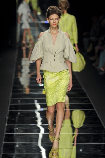 Fotoservizio/SS 2012/WOMEN/JOHN RICHMOND/2